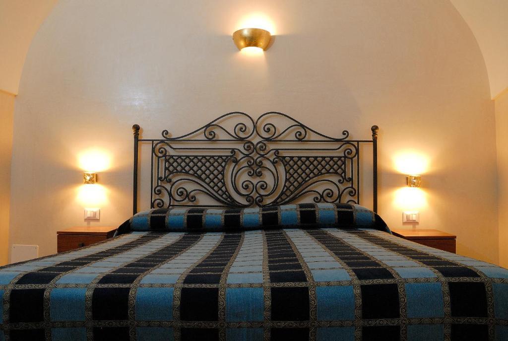 Dimora Storica "Casa Sicuro" Bed & Breakfast มาร์ตาโน ภายนอก รูปภาพ